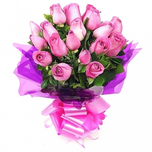 12 IMPORTED PINK ROSES